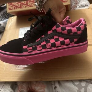 pink and black checkered vans. size W7.5